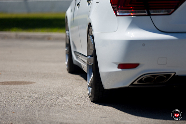 Фото дисков Vossen CG-207 Глянцевый лак на Lexus LS IV