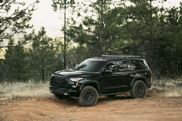 Фото дисков Black Rhino DIAMONDBACK Черный сатин на Toyota Sequoia III