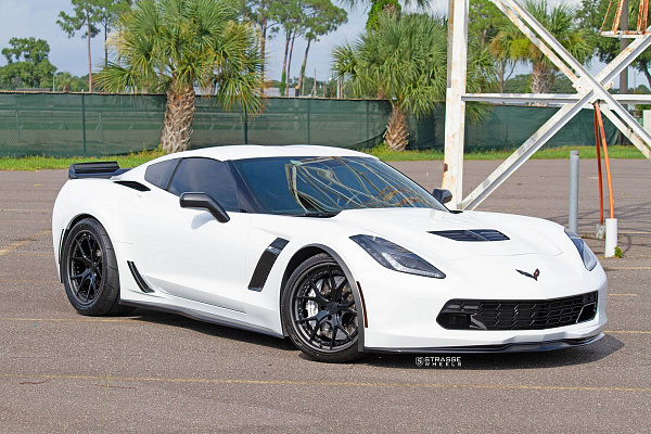 Фото дисков Strasse Wheels SM5R Deep Concave FS Другой цвет на Chevrolet Corvette C7