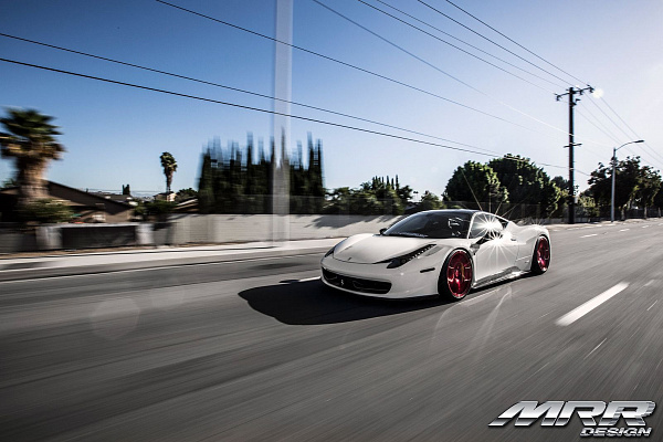 Фото дисков MRR FS01 Красный глянец на Ferrari 458