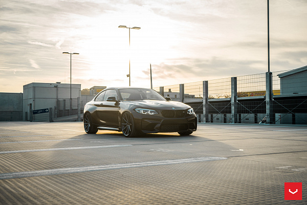 Фото дисков Vossen VFS-10 Глянцевый графит на BMW 2/M2 (F22/F87)