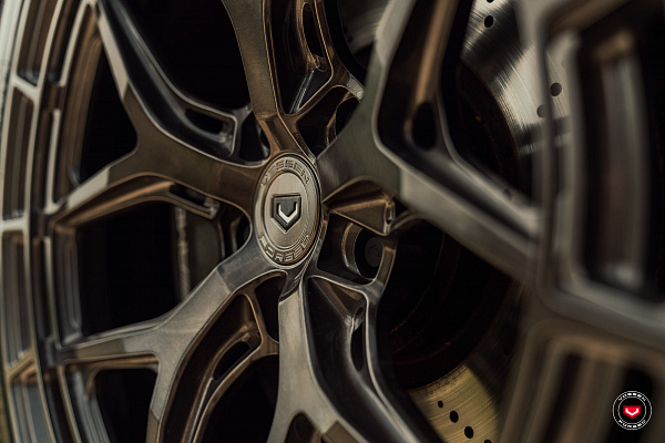 Фото дисков Vossen LC3-01 Глянцевый темный лак на Mercedes-Benz G-Class III