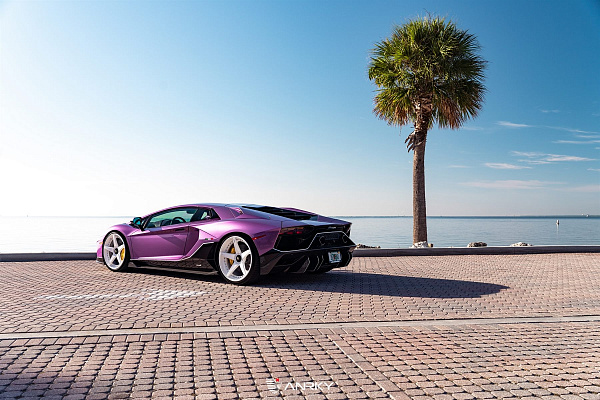 Фото дисков Anrky RS5.3 Белый глянец на Lamborghini Aventador