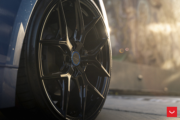 Фото дисков Vossen HF-5 Черный глянец на Lexus IS III