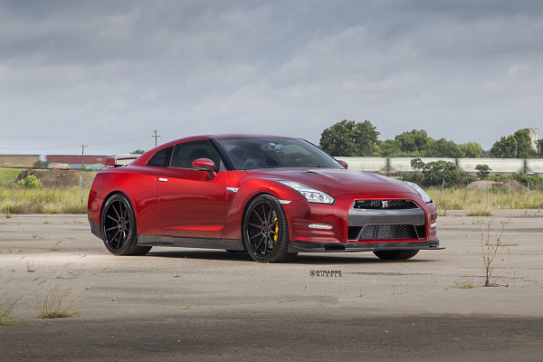 Фото дисков Strasse Wheels R10 Deep Concave Другой цвет на Nissan GT-R