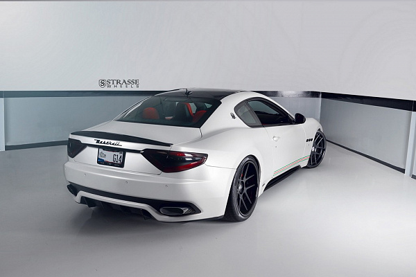 Фото дисков Strasse Wheels SM5 Deep Concave Черный сатин на Maserati GranTurismo I