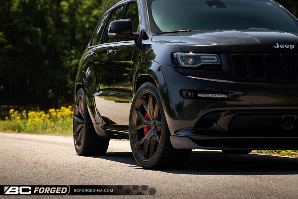 Фото дисков BC Forged RZ21 Глянцевая бронза на Jeep Grand Cherokee IV