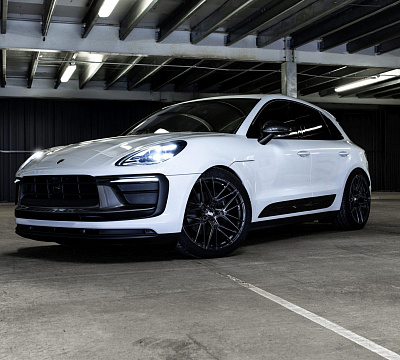 Фото дисков Bola FLZ на Porsche Macan I