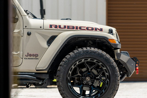 Фото дисков 4PLAY 4P55 Черный глянец на Jeep Gladiator II (JT)