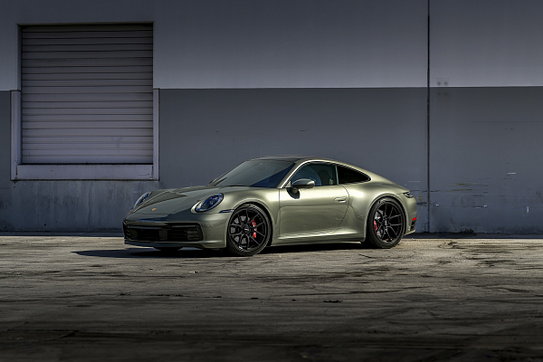 Фото дисков Rotiform LTN Черный сатин на Porsche 911 VIII