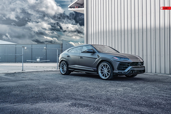 Фото дисков Anrky AN38 Сатиновый лак на Lamborghini Urus