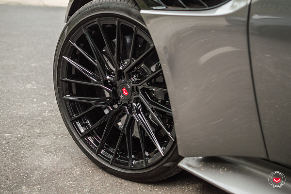 Фото дисков Vossen EVO-6TR Черный глянец на Aston Martin DBS 3
