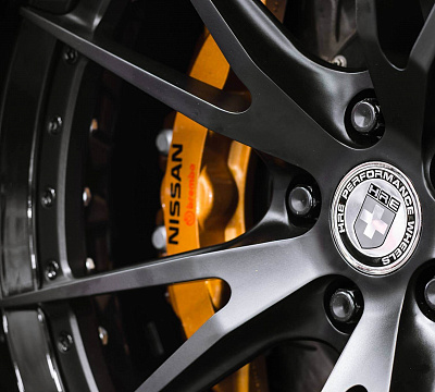 Фото дисков HRE S101 на Nissan GT-R