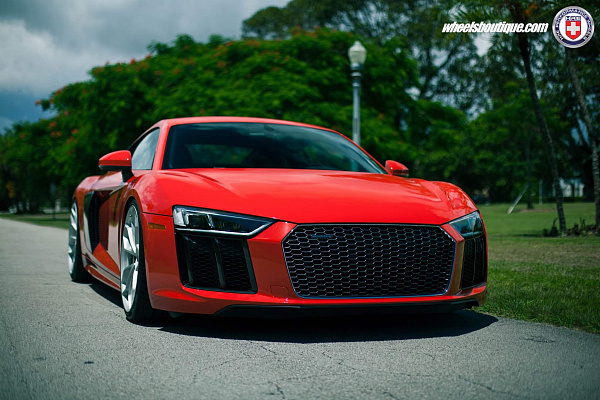 Audi R8