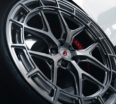 Фото дисков Vossen LC3-01 на Tesla Model X