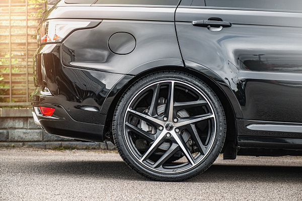 Фото дисков Kahn Type 52 RS Черный сатин на Range Rover Sport II