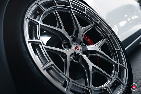 Фото дисков Vossen LC3-01 Глянцевый тонированный лак на Tesla Model X