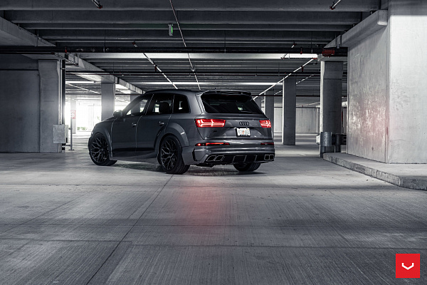 Фото дисков Vossen HF-2 Черный сатин на Audi Q7 (4M)