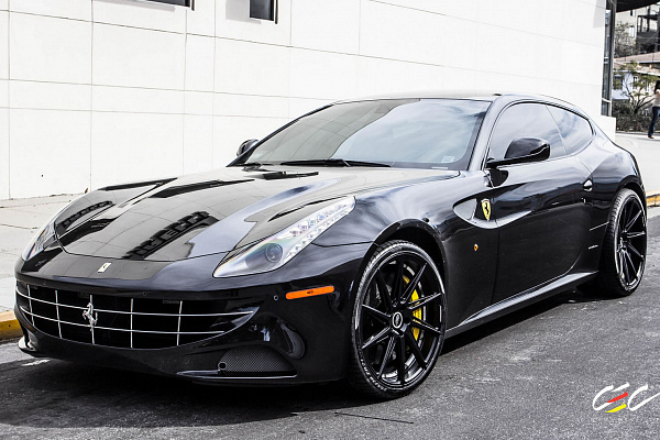 Фото дисков CEC C26 Черный сатин на Ferrari FF