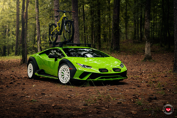 Фото дисков Vossen LC3-02 Белый глянец на Lamborghini Huracan