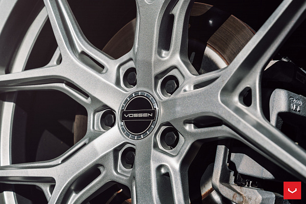 Фото дисков Vossen HF-5 Серебро на Genesis GV70