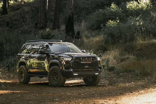 Фото дисков Black Rhino DIAMONDBACK Черный сатин на Toyota Sequoia III