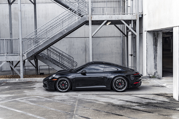 Фото дисков Strasse Wheels SV5 Deep Concave FS Черный сатин на Porsche 911 VIII