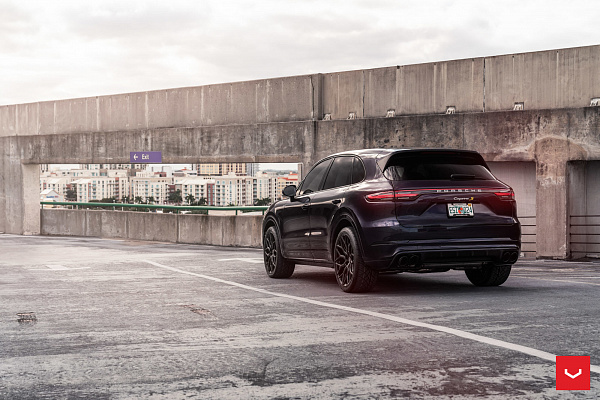 Фото дисков Vossen HF-2 Черный глянец на Porsche Cayenne III