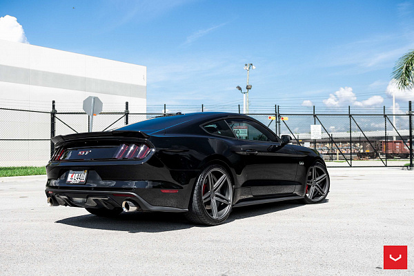 Фото дисков Vossen CV5 Сатиновый графит на Ford Mustang VI