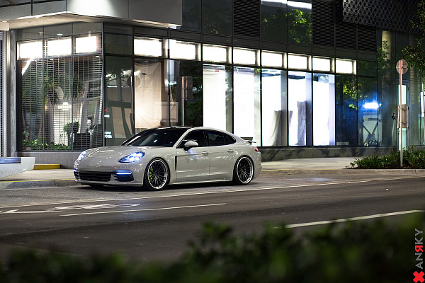 Фото дисков Anrky AN39 Черный сатин на Porsche Panamera III