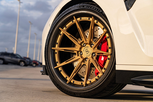 Фото дисков Strasse Wheels SV10-RS Deep Concave FS Сатиновое золото на BMW 3/M3 (G2x/G80)