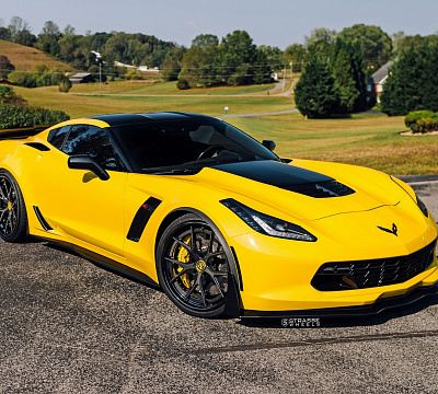 Фото дисков Strasse Wheels SM5R Deep Concave FS на Chevrolet Corvette C7