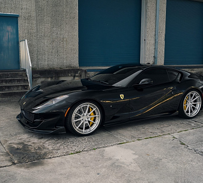 Фото дисков Anrky AN38 на Ferrari 812