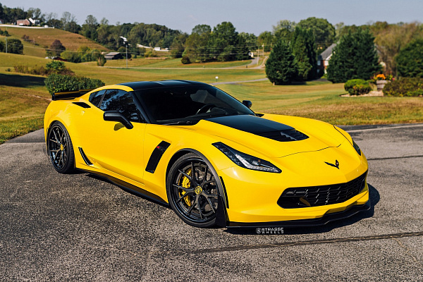Фото дисков Strasse Wheels SM5R Deep Concave FS Другой цвет на Chevrolet Corvette C7