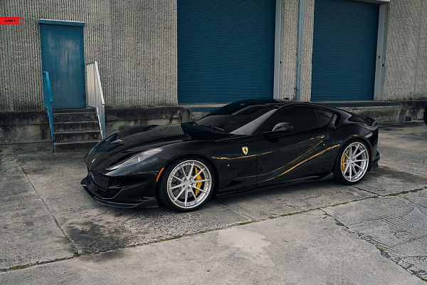 Фото дисков Anrky AN38 Глянцевый лак на Ferrari 812