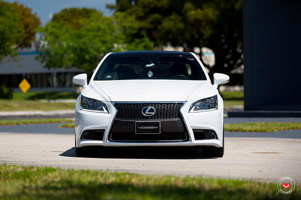 Фото дисков Vossen CG-207 Глянцевый лак на Lexus LS IV