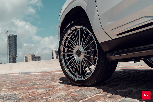 Фото дисков Vossen HF-8 Глянцевый лак на Cadillac Escalade V