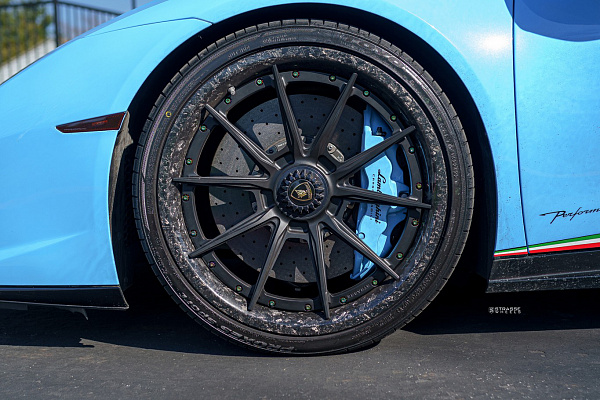 Фото дисков Savini SV10 Другой цвет на Lamborghini Huracan