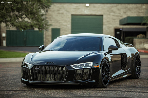 Фото дисков Brixton Forged HS1 Черный глянец на Audi R8 (4S)