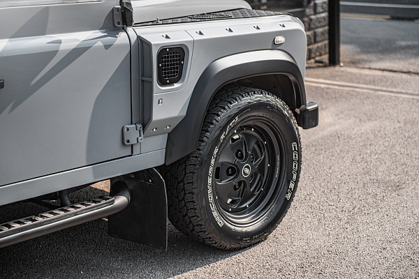 Land Rover Defender I