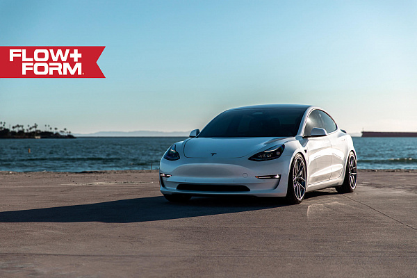 Фото дисков HRE FF21 Глянцевый темный лак на Tesla Model 3