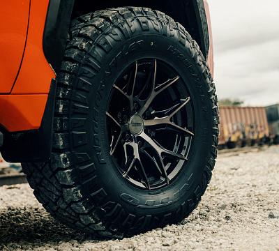 Фото дисков Vossen HF6-4 на Toyota Sequoia III