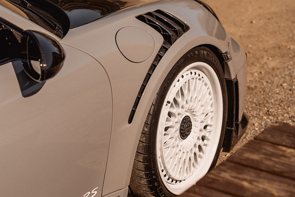 Фото дисков Brixton Forged TR20 Белый глянец на Porsche 911 VII