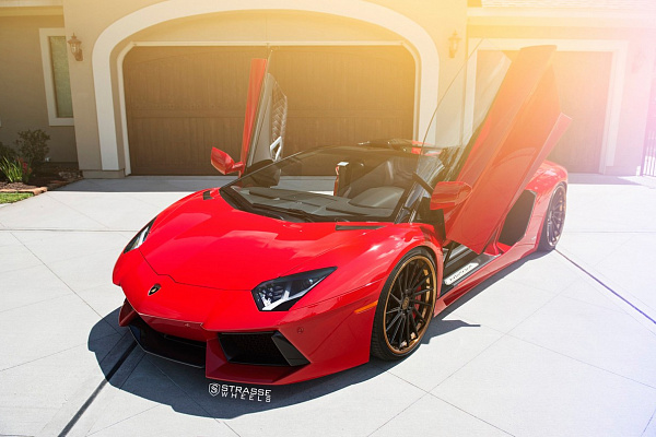 Фото дисков Strasse Wheels SV15T Deep Concave FS Другой цвет на Lamborghini Aventador