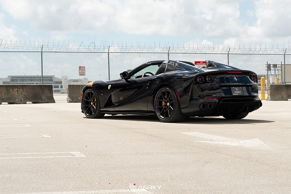 Фото дисков Anrky AN12 Черный сатин на Ferrari 812