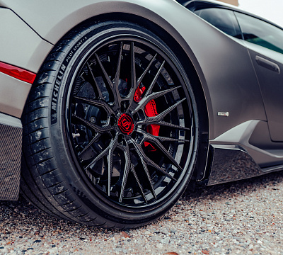 Фото дисков Strasse Wheels SV10M Deep Concave FS на Lamborghini Huracan