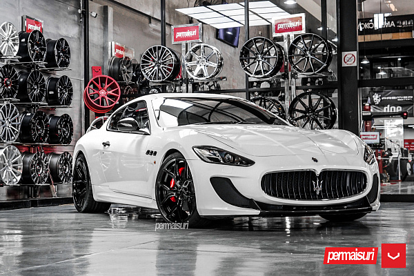Фото дисков Vossen HF-5 Черный глянец на Maserati GranTurismo I