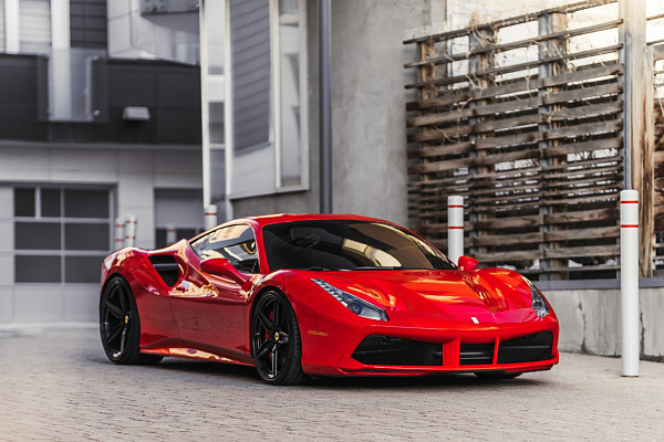 Фото дисков Brixton Forged PF4 Черный глянец на Ferrari 488