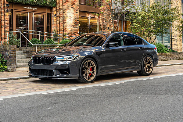 Фото дисков Bola FP2 Сатиновое темное золото на BMW 5/M5 (G30/F90)