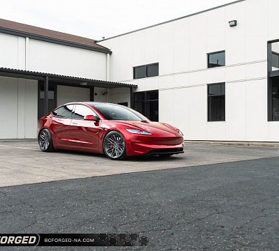 Фото дисков BC Forged HCA675 на Tesla Model 3